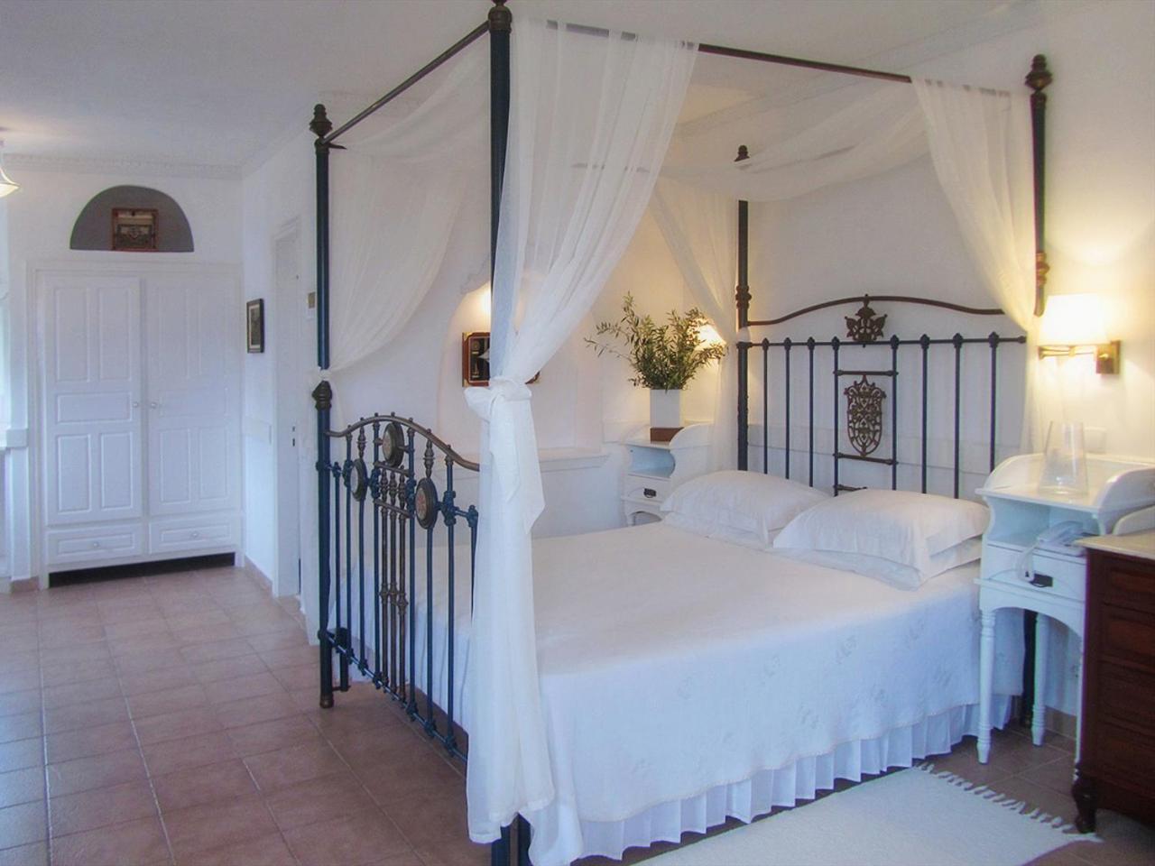 Porto Scoutari Romantic Hotel 스칼라 외부 사진